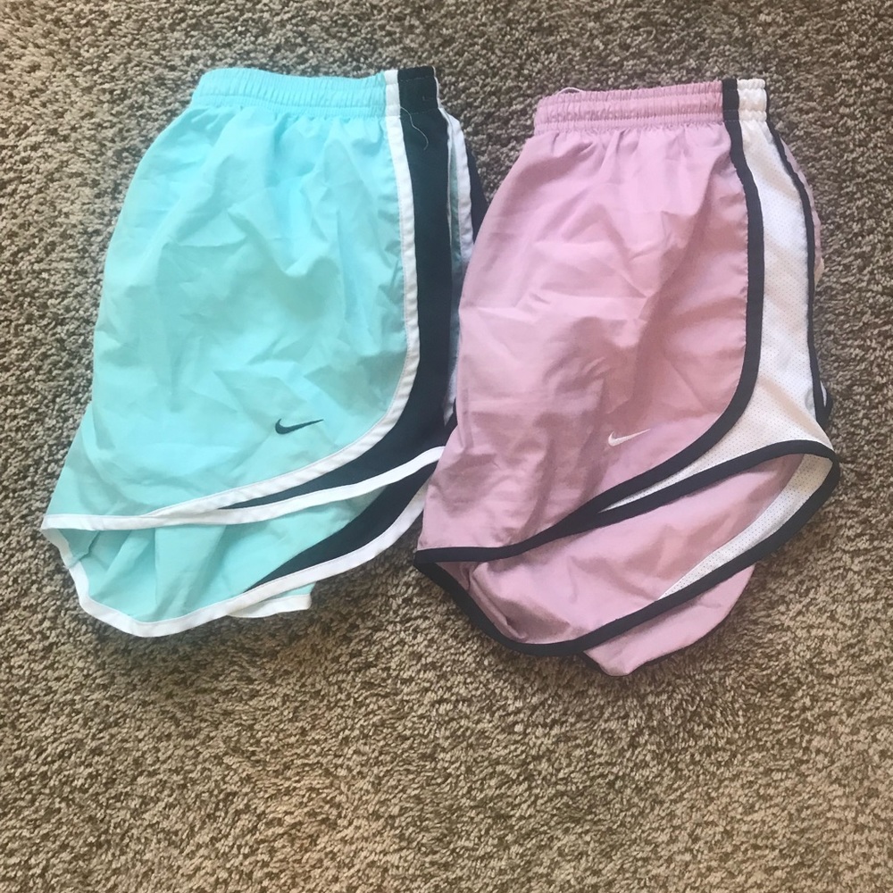 2 pairs of Nike shorts M